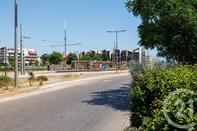 Appartement F3 à louer - 3 pièces - 68.83 m2 - ST JEAN DE VEDAS - 34 - LANGUEDOC-ROUSSILLON - Century 21 Eurogestrim
