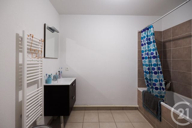 Appartement F3 à louer - 3 pièces - 68.83 m2 - ST JEAN DE VEDAS - 34 - LANGUEDOC-ROUSSILLON - Century 21 Eurogestrim