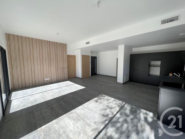 maison à louer - 5 pièces - 136.0 m2 - ST JEAN DE VEDAS - 34 - LANGUEDOC-ROUSSILLON - Century 21 Eurogestrim