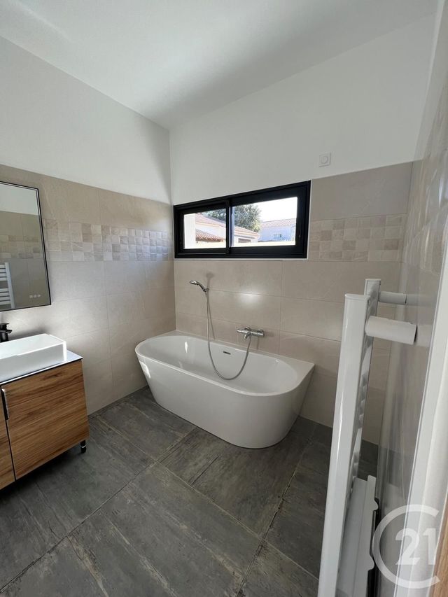 maison à louer - 5 pièces - 136.0 m2 - ST JEAN DE VEDAS - 34 - LANGUEDOC-ROUSSILLON - Century 21 Eurogestrim