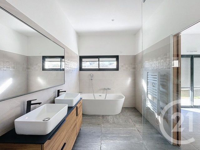 maison à louer - 5 pièces - 136.0 m2 - ST JEAN DE VEDAS - 34 - LANGUEDOC-ROUSSILLON - Century 21 Eurogestrim